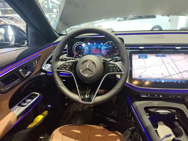 Mercedes-Benz E-Class — Фото автомобиля 6