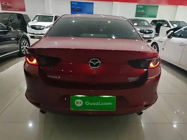 Mazda Axela — Фото автомобиля 5