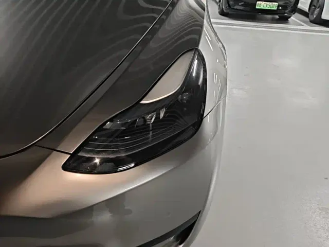 Tesla Model Y — Фото автомобиля 23