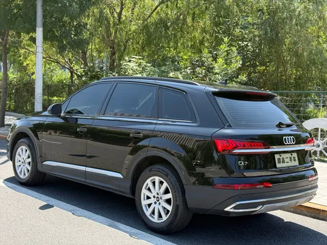Audi Q7 — Фото автомобиля 5
