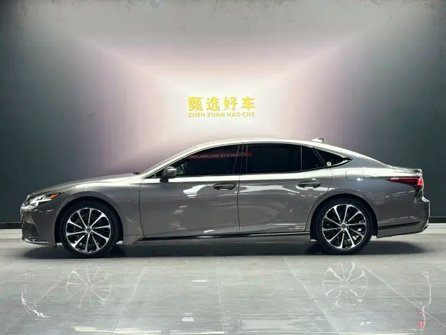 Lexus LS — Фото автомобиля 16