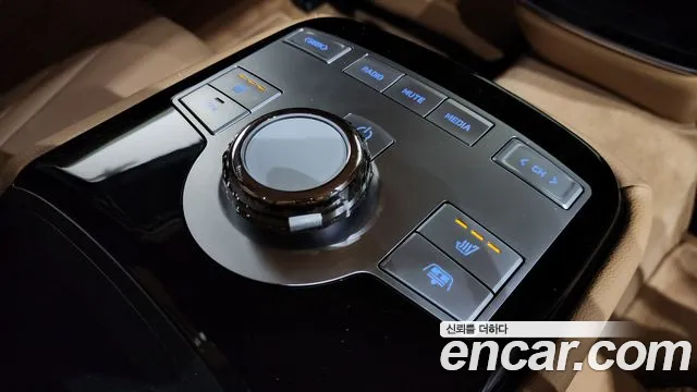 Genesis G80 Бензин 2.5 турбо AWD — Фото автомобиля 18