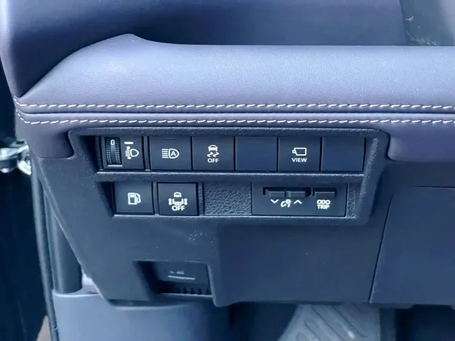 Toyota Sienna — Фото автомобиля 19