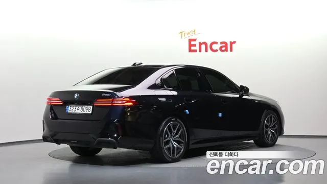 BMW 5 Series G60 — Фото автомобиля 2