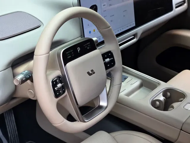Li Auto i6 — Фото автомобиля 7