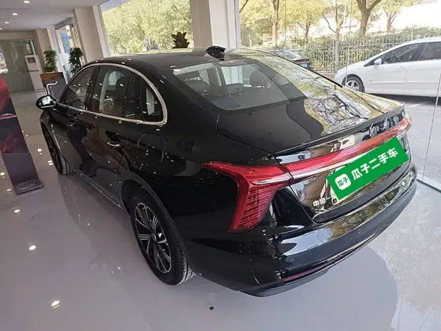 Hongqi H5 PHEV — Фото автомобиля 4