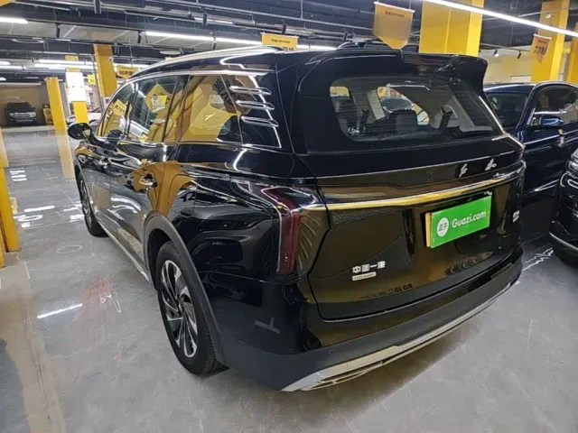 Hongqi HS7 PHEV — Фото автомобиля 4