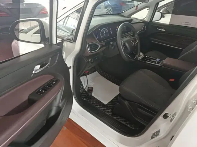 GAC Trumpchi M6 — Фото автомобиля 15
