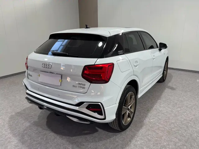 Audi Q2L — Фото автомобиля 6