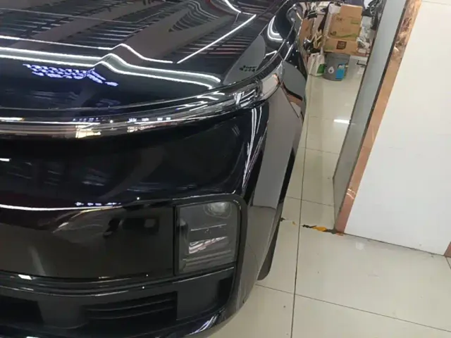 Li Auto L8 — Фото автомобиля 23
