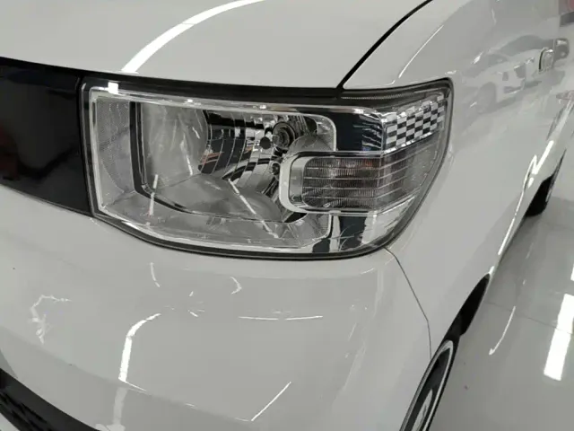 Wuling Hongguang Mini EV — Фото автомобиля 23