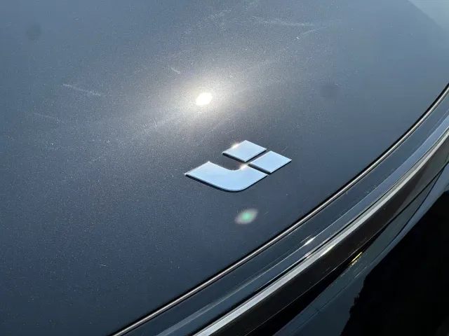 Li Auto L8 — Фото автомобиля 5
