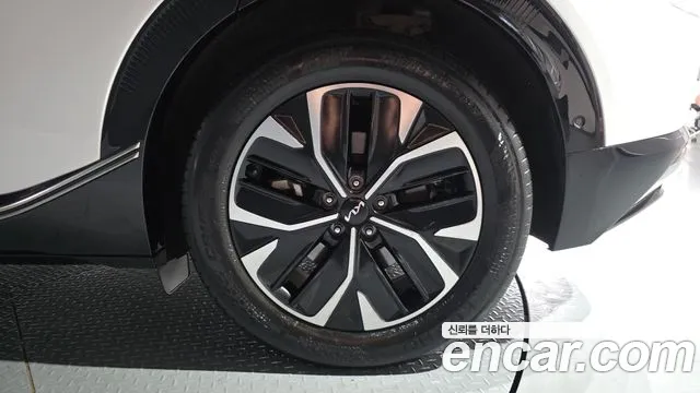 Kia EV6 — Фото автомобиля 14