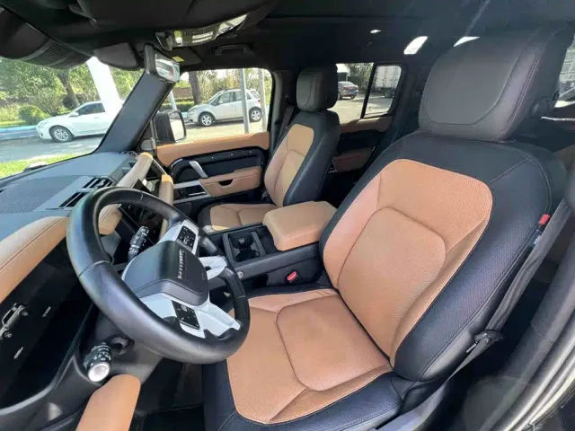 Land Rover Defender — Фото автомобиля 19
