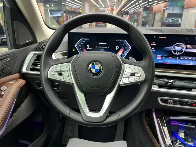 BMW X7 — Фото автомобиля 27