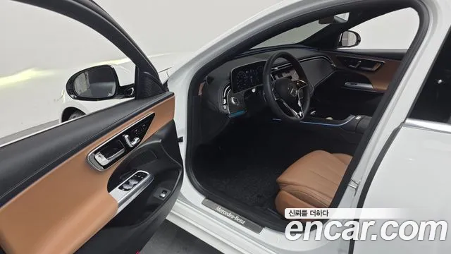 Mercedes-Benz E-Class — Фото автомобиля 10