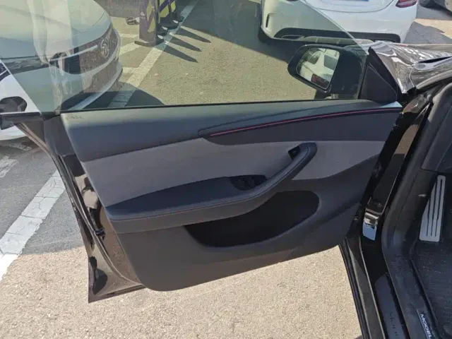 Tesla Model Y — Фото автомобиля 7