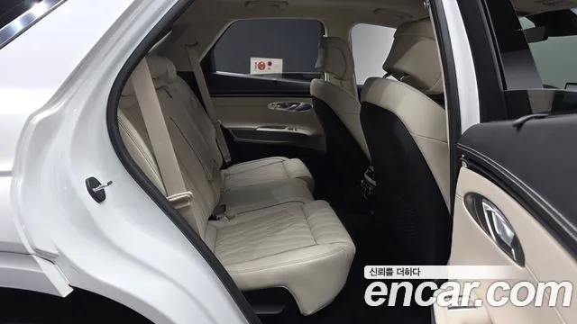 Genesis GV70 — Фото автомобиля 12