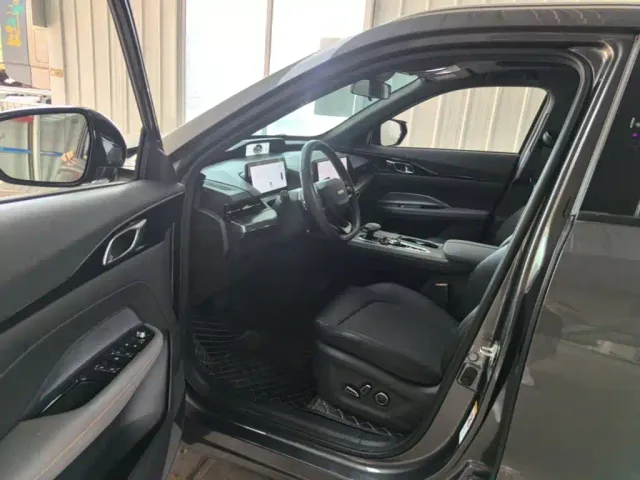 Changan Z6 — Фото автомобиля 15