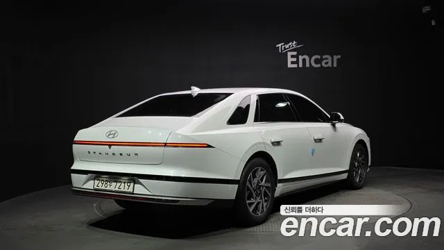 Hyundai Grandeur Grandeur (GN7) 2.5 Бензин 2WD — Фото автомобиля 2