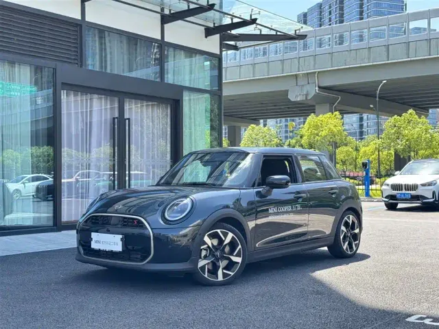 Фотография автомобиля — MINI Hatch