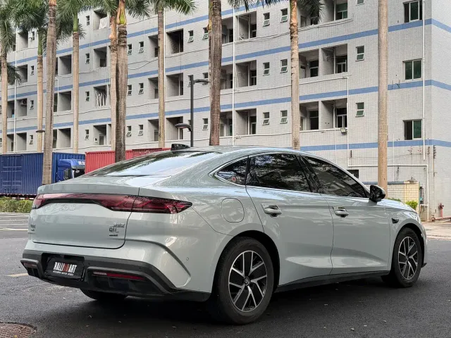 BYD Qin L — Фото автомобиля 6