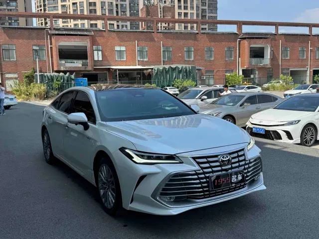 Toyota Avalon — Фото автомобиля 3