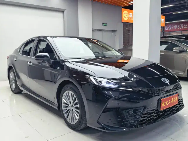 Toyota Camry — Фото автомобиля 2