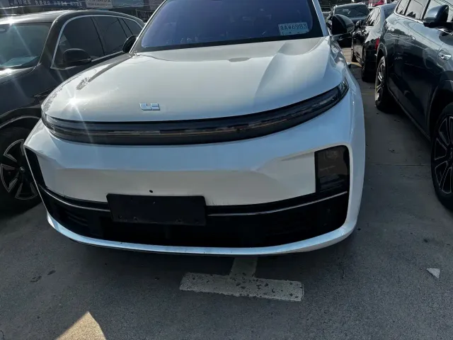 Li Auto L7 — Фото автомобиля 2