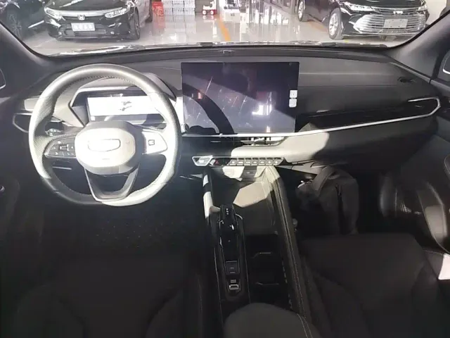 Geely Binyue — Фото автомобиля 9