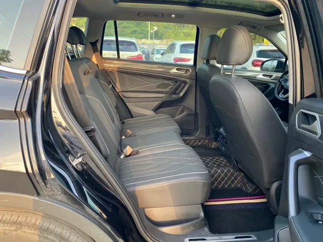 Volkswagen Tiguan L — Фото автомобиля 15