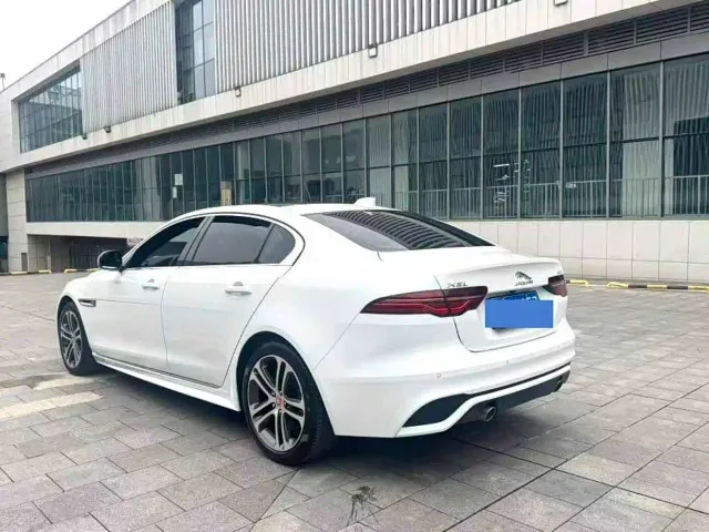 Jaguar XEL — Фото автомобиля 9