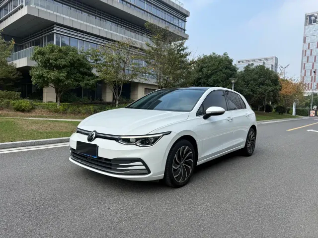 Фотография автомобиля — Volkswagen Golf