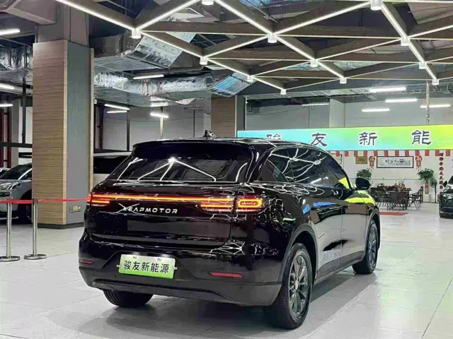 Leapmotor C11 — Фото автомобиля 5