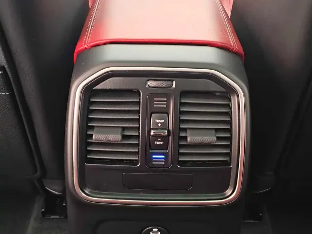 Porsche Macan — Фото автомобиля 9
