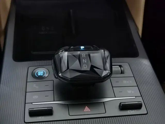 BYD Song L DM-i — Фото автомобиля 13