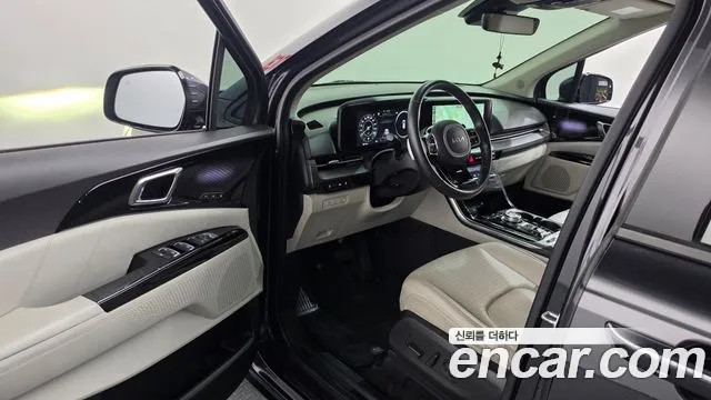 Kia Carnival Generation 4 — Фото автомобиля 15