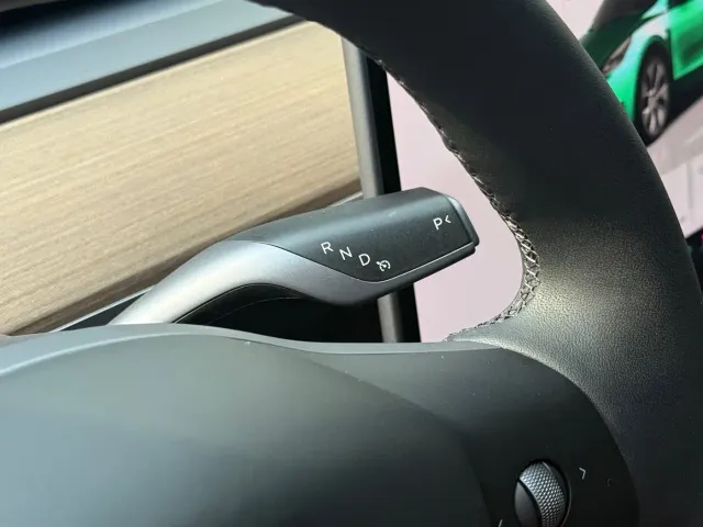 Tesla Model Y — Фото автомобиля 7
