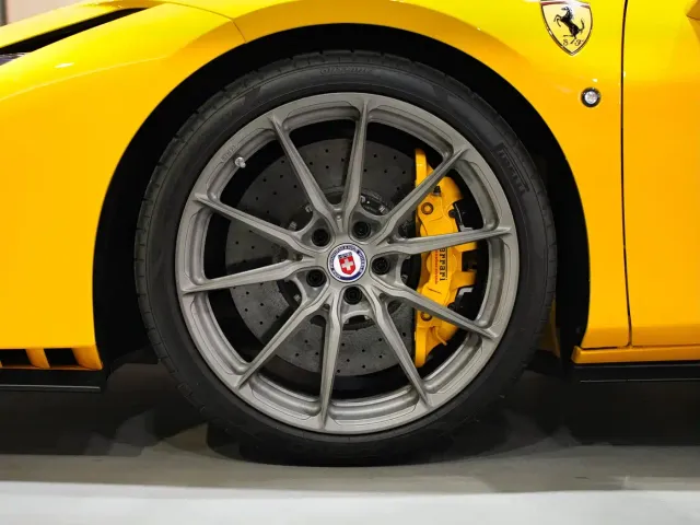Ferrari F8 — Фото автомобиля 8
