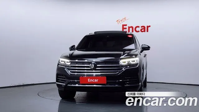 Volkswagen Touareg 3rd Gen — Фото автомобиля 3