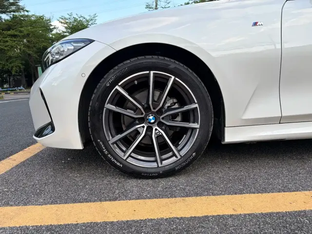 BMW 3 Series — Фото автомобиля 10