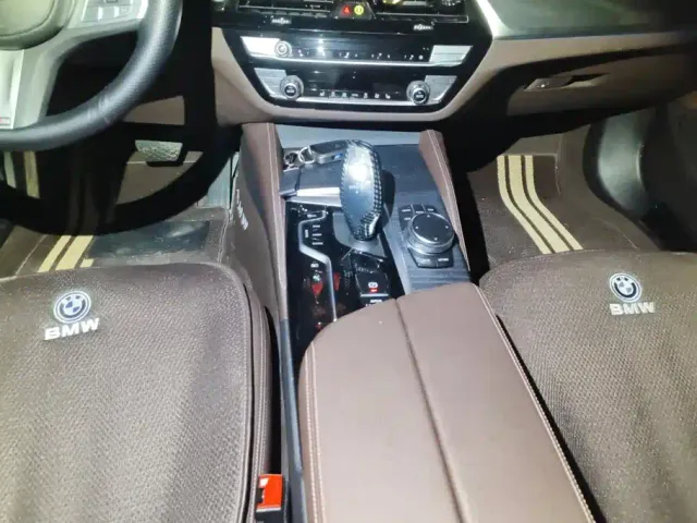 BMW 5 Series — Фото автомобиля 16