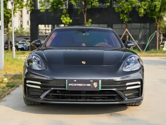 Porsche Panamera — Фото автомобиля 2
