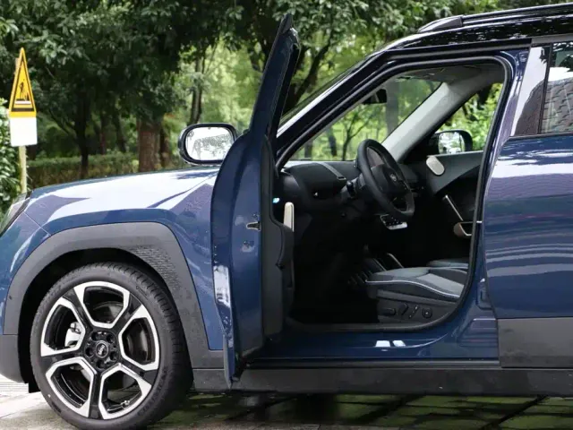 MINI Electric MINI ACEMAN — Фото автомобиля 20