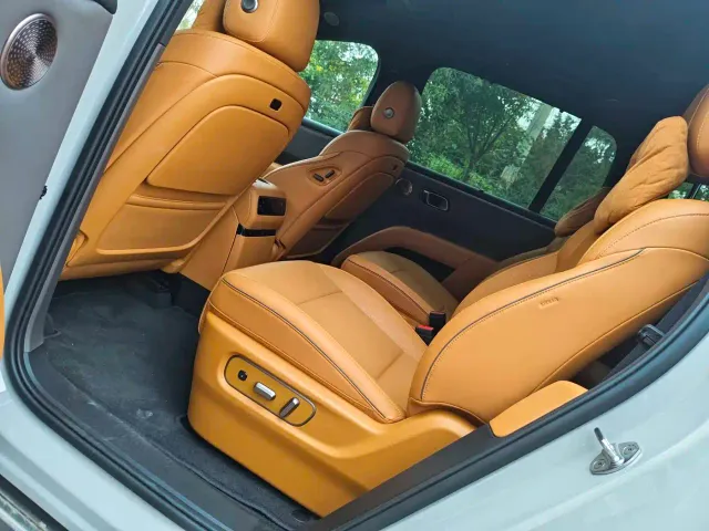 Li Auto i8 — Фото автомобиля 5