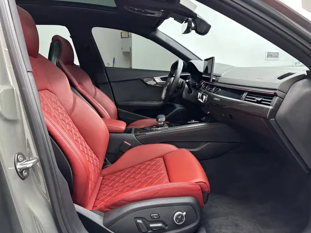 Audi S4 — Фото автомобиля 12