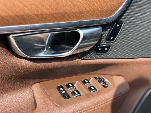 Volvo S90 — Фото автомобиля 4