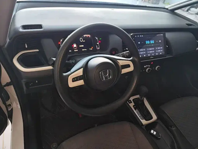 Honda Fit — Фото автомобиля 10