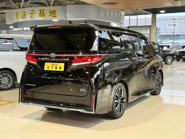 Toyota Vellfire — Фото автомобиля 25