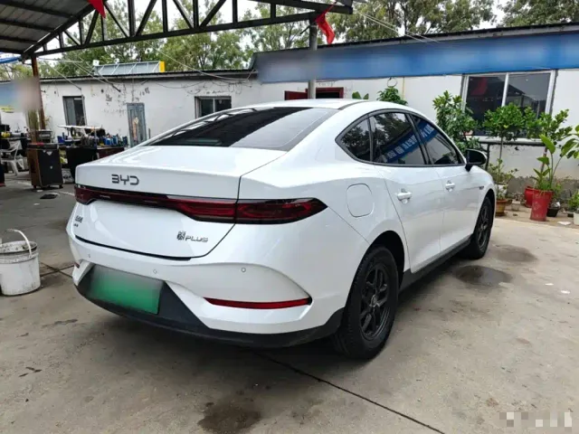 BYD Qin PLUS — Фото автомобиля 6
